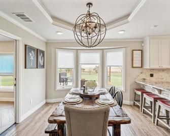 Peaceful Horse Ranch Escape Near Palo Duro Canyon 3 Bedroom Home - Canyon - Sala pranzo