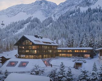 Hotel Kristberg in Lech - New hotel with Spa - opening Dezember 4th, 2025 - Lech am Arlberg - Bygning