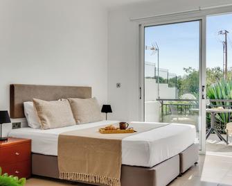 Sanders Seaview - Paphos