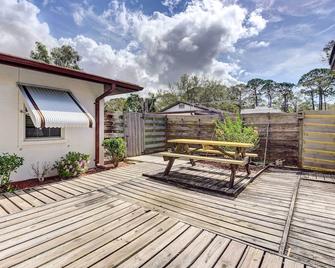 12 Mi to Beach Cottage with Pool in Bradenton - Bradenton - Patio
