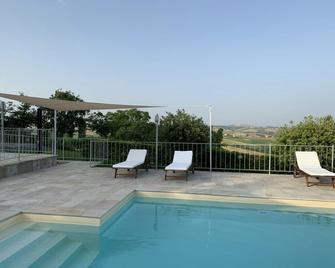 Agriturismo I Mori - Cingoli - Piscina