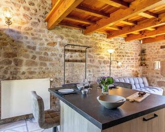 Beautiful view of Les Angles - Étang-sur-Arroux - Dining room