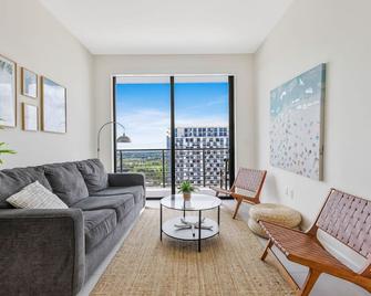 One-Bd Downtown Doral Condo - Free Parking - Doral