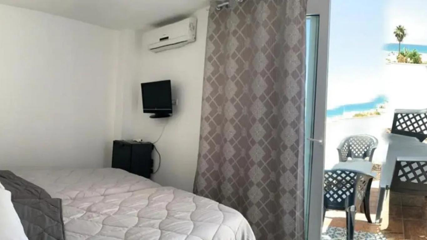 Hotel Playa Conil - Beachfront Studios & Suites