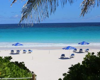 Tingum Village Hotel - Dunmore Town - Strand