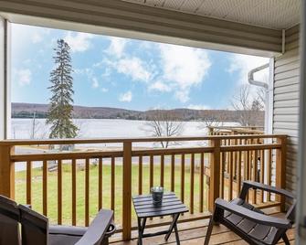Getaways at Haliburton Heights - Haliburton - Balcó