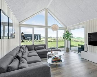 4 bedroom nice home in Odder - Odder - Stue