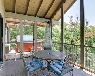 Hot Tub & Deck: Margaritaville Resort Retreat! - Osage Beach - Balcon