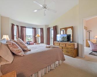 Country Creek - Charming And Light Corner Condo With Golf ! - Estero - Bedroom