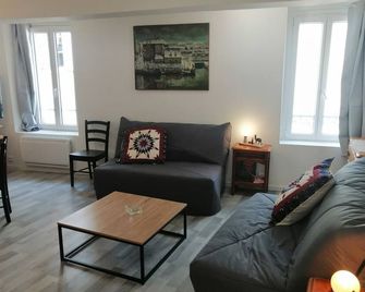 logement entier paisible ,central, et confortable - Courtenay - Living room