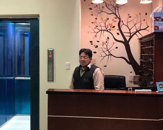 Hotel Villonaco - Loja - Front desk