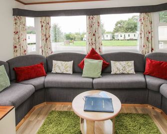 5 Old Orchard - Much Wenlock - Living room