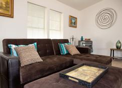 Your Base Camp To Adventure! - Pahrump - Living room