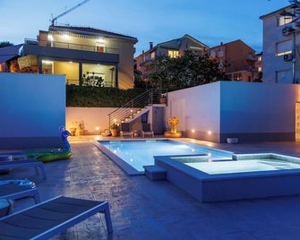 Fantastic house - Podstrana