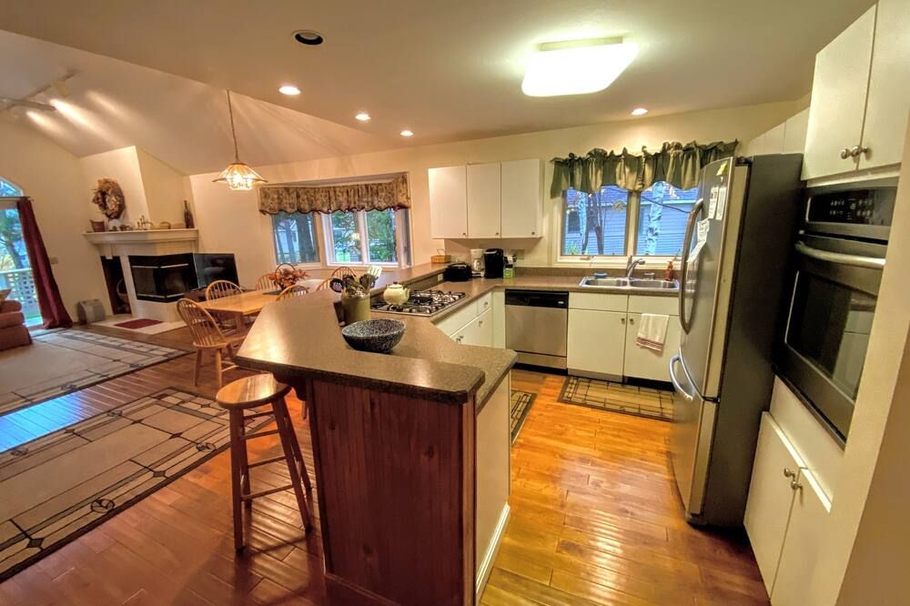 إي 9 فيرواي فيليدج هوم أون ذا ماونت واشنطن جولف كورس - إن ذا هارت أوف بريتن وودز - كارول (نيو هامبشير) - مطبخ