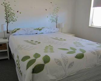 Family Fun Times A Skip From The Beach - Lancelin - Bedroom