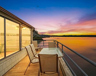 Embarcadero Resort Hotel & Marina - Newport - Balcon