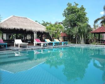 Gilipaddy Resort - Pemenang - Piscina