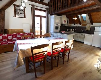 Apartment 6/8 Pers Confort150m Valloire Center All Skiing Wifi - Valloire - Phòng ăn