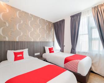 OYO 89386 Stay 365 Hotel - Changloon - Bedroom