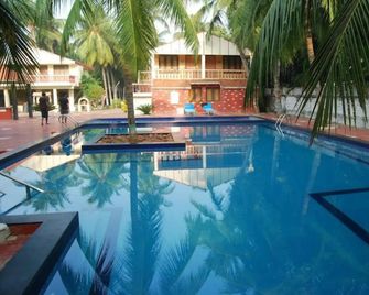 Blue Bay Beach Resort - Mahabalipuram - Pool