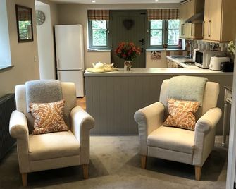 Lovely Character Cottage With Stunning Countryside Walks - Wells - Living room