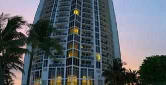 Luxurvacation - Trump International Beach Resort - Sunny Isles Beach - Building