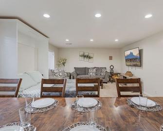 The Gathering Place - Riverton - Comedor
