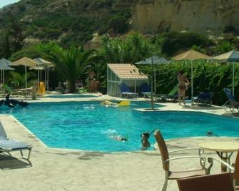 Fragiskos Hotel - Matala - Pool