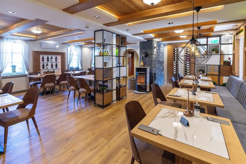 هوتل هوبيرتس هوف - غوسلار - مطعم