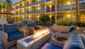 La Quinta Inn & Suites by Wyndham Orange County Airport - Santa Ana - Patio