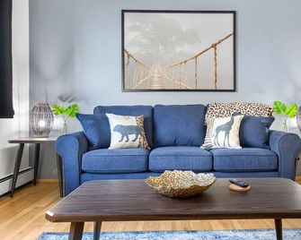 King Bed - Fast Wifi ~ Near Froedtert ~ Undergrnd Parking - Milwaukee - Salon