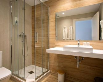 Hostal Sans - Barcelona - Bathroom