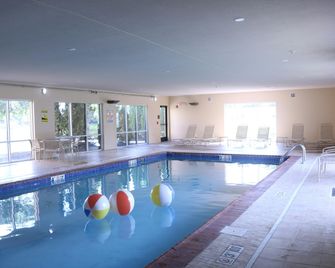 Hampton Inn & Suites Fremont - Fremont - Bazén