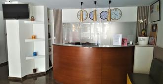 Sol Hotel - Praia - Front desk