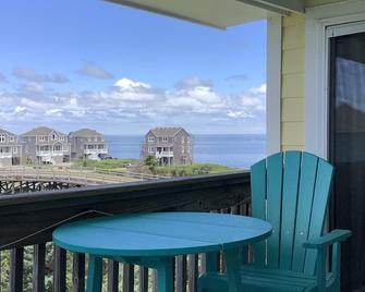 Magnificent Sound And Ocean View/Sound Access And Pool! - Avon - Balcón