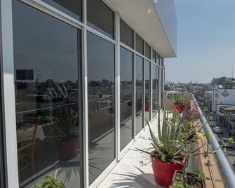 Hotel Villa Margaritas - ויארמוסה - מרפסת