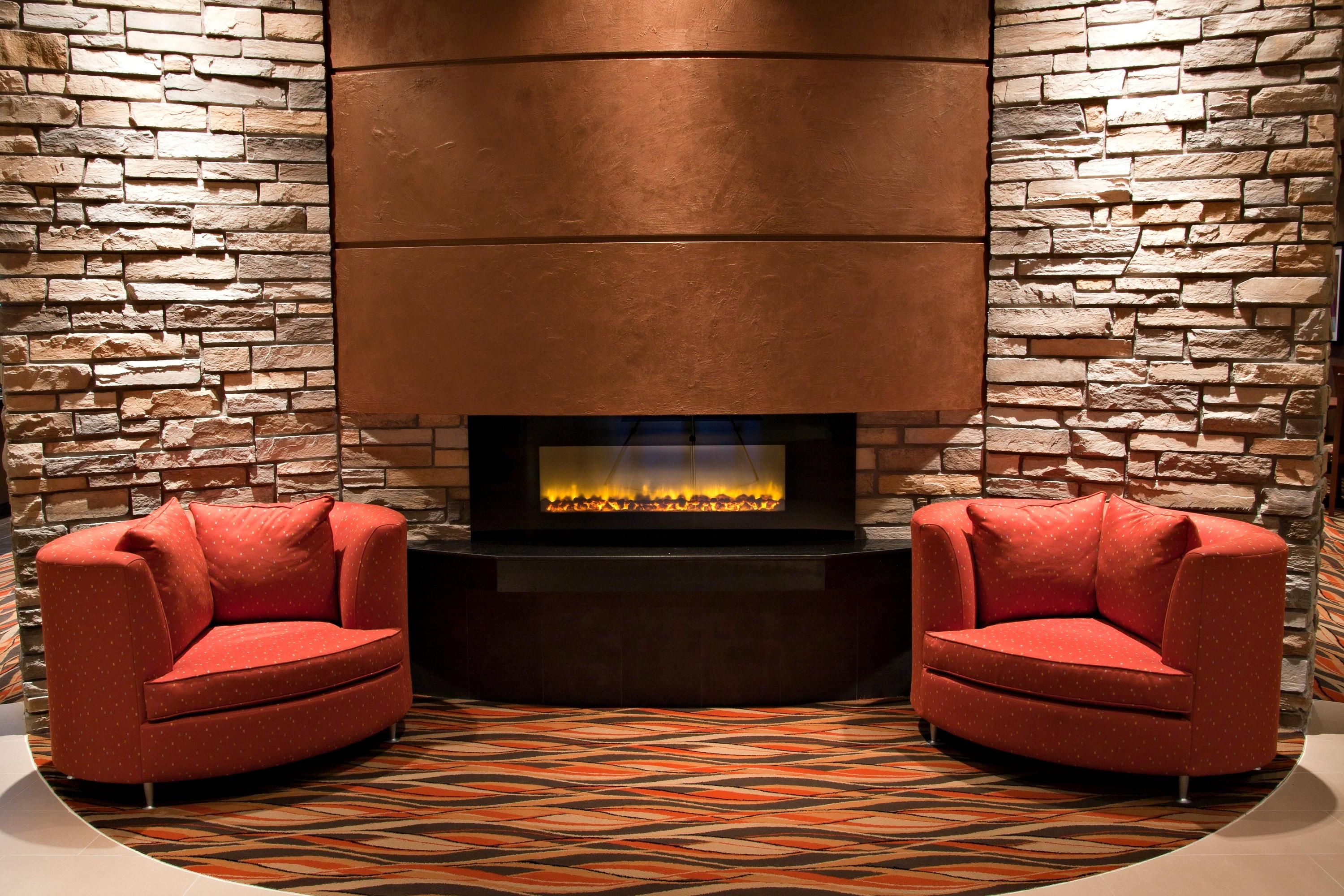 Holiday Inn Express Pembroke By IHG - Pembroke - Lounge