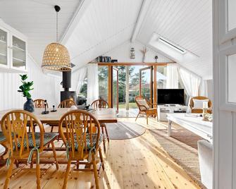 3 bedroom stunning home in Hornbæk - Hornbæk - Dining room