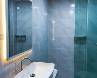 Tj Boutique Hotel - Uthai Thani - Bathroom