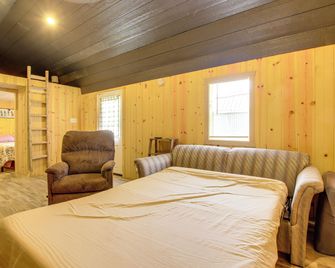 Montezuma Cabin Rental w/ Fire Pit & Grill Access! - Montezuma