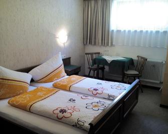 Gästehaus Alpenruh - Holzgau - Bedroom