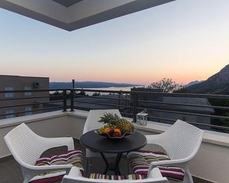 Villa Marion,beheizter Pool, , %% 16,09-29,09 %% - Baška Voda - Balcon