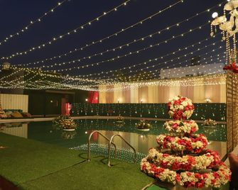 Hotel Kuber - Sonepat - Pool