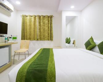 Treebo Trend Pratz Inn - Hyderabad - Bedroom