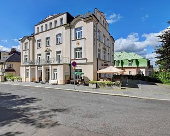 فيلنيس هوتل لا باسيوناريا - ماريانسكي لازن - مبنى