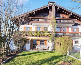 Alpenblick, apartment with terrace and balcony - Gstadt am Chiemsee - Gebäude
