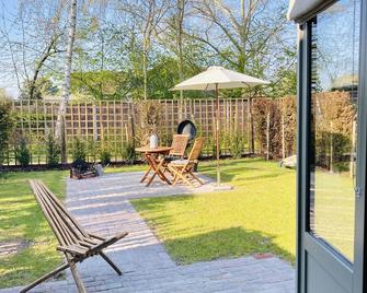 The Beekeepers - Homely Luxurious Self Catering - Diss - Patio