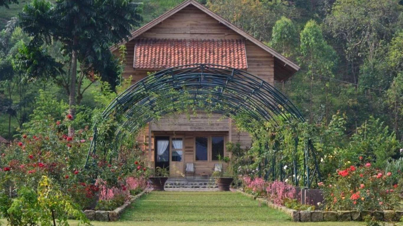 Kebun Mawar Situhapa Hotel
