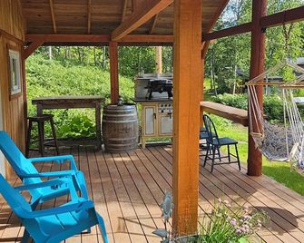 Lakeside Purcell Cabin at Paradise Hills - Kaslo - Patio